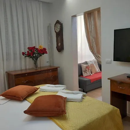 Bani's Cozy Lovely