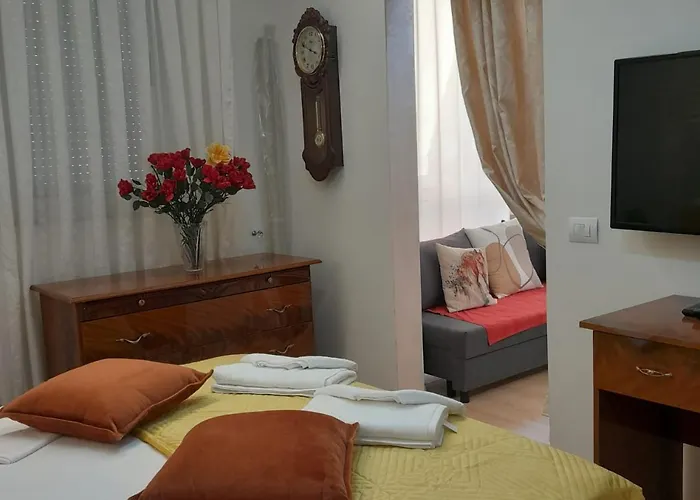 Bani's Cozy Lovely