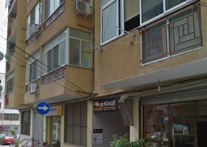 Bani's Cozy Lovely Apartment Tirana